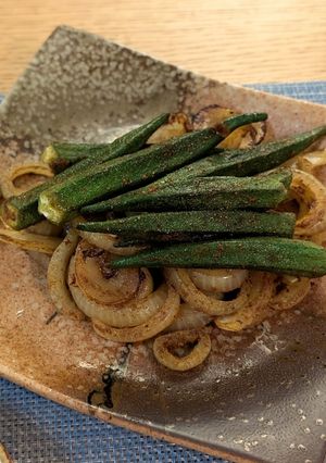 玉ねぎとオクラのカレー粉炒め-レシピのメイン写真