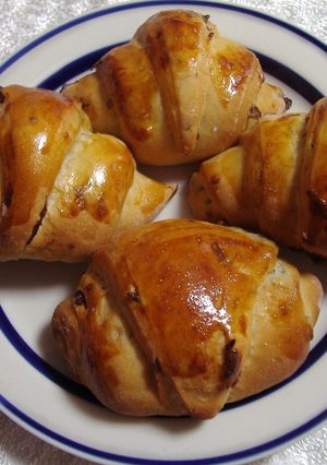 米粉入り♪もちもち黒糖ぶどうパン-レシピのメイン写真