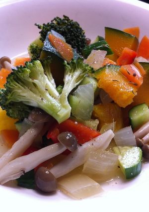 温野菜のコンソメスープ漬けサラダ-レシピのメイン写真