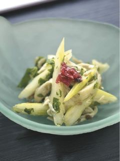 【夏にさっぱり!】セロリと鶏肉の梅肉和え-レシピのメイン写真