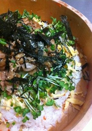 ガッツリ肉ちらし寿司♬-レシピのメイン写真
