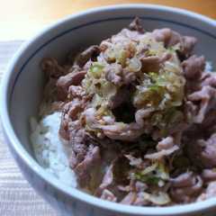 รูปของ 簡単！さっぱり★レモン塩だれの豚丼