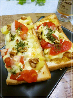 じゃが芋とトマトのカレー風味のトースト-レシピのメイン写真