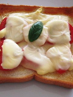 トマトチーズトースト-レシピのメイン写真