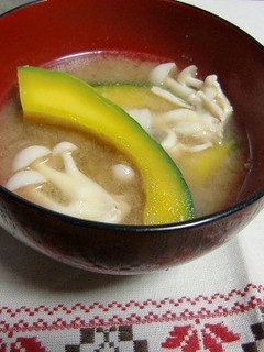 ブナシメジとかぼちゃのお味噌汁-レシピのメイン写真