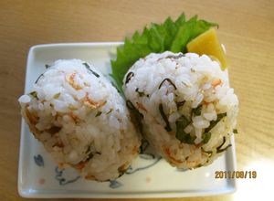 クックパッドで見たおにぎり☆梅、青しそ～-レシピのメイン写真