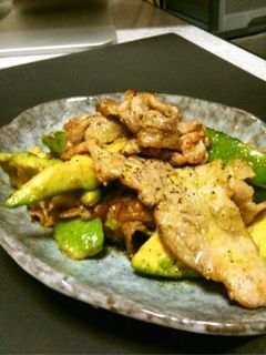 豚肉とアボカドのマヨ醤油炒め-レシピのメイン写真