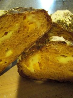 トマトとチーズのカンパーニュ-レシピのメイン写真