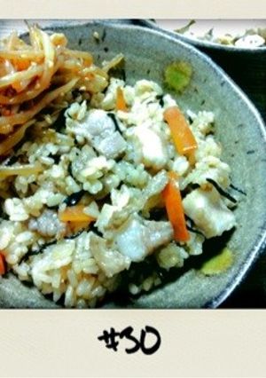 ひじき煮でジューシー(沖縄炊き込みご飯)-レシピのメイン写真