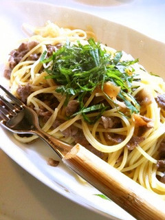 牛コマと大葉の梅肉和風パスタ-レシピのメイン写真