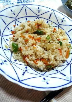 麺つゆで味付け　雑魚チャーハン-レシピのメイン写真