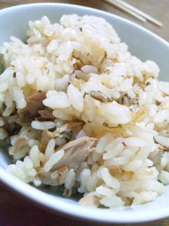 ツナ缶&塩昆布の簡単…炊き込みご飯。-レシピのメイン写真