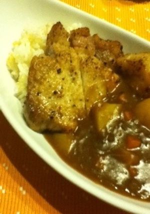 今夜は お初の ポークソテー乗せカレー-レシピのメイン写真