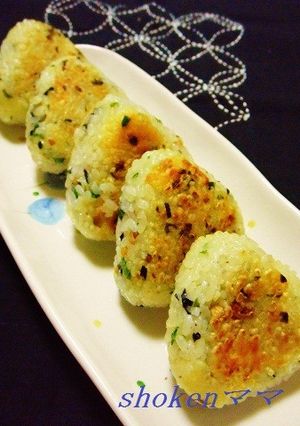 さけ茶漬けの素＆チーズde焼きおにぎり♪-レシピのメイン写真