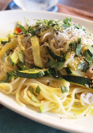 夏野菜とシラスのペペロンチーノ-レシピのメイン写真