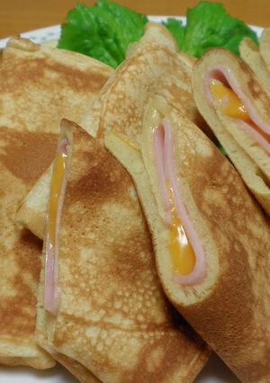 ハムとチーズのロールパンケーキ-レシピのメイン写真