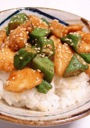 ヘルシー！オクラと鶏胸肉のオイスター丼-レシピのメイン写真