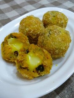 チーズが入っちゃったかぼちゃコロッケ-レシピのメイン写真
