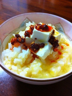 クリームチーズと食べるラー油の卵かけご飯-レシピのメイン写真