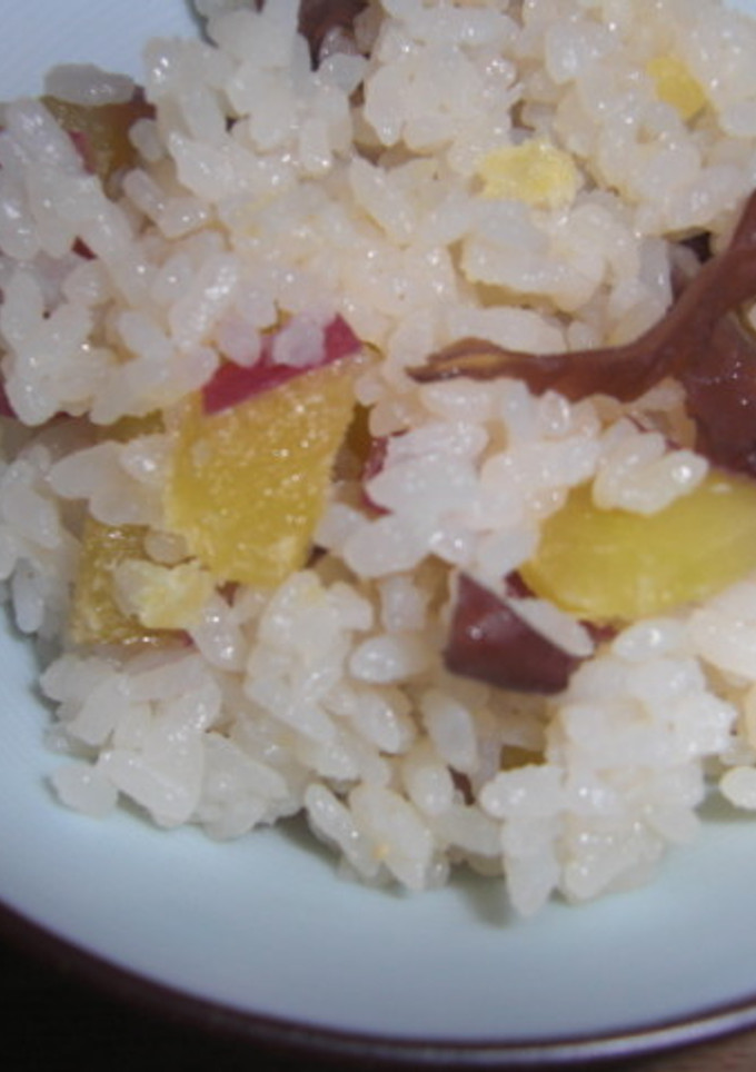 さつまいもと生きくらげの炊き込みご飯-レシピのメイン写真