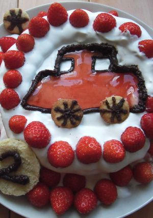 簡単にキャラケーキ　赤い車-レシピのメイン写真