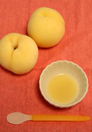 離乳食5ヶ月★ルクエで★桃のピューレ-レシピのメイン写真