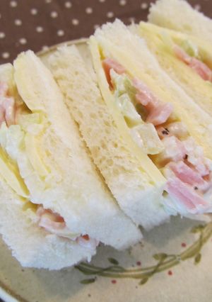 セロリ大好きさんのハムサンド♪-レシピのメイン写真