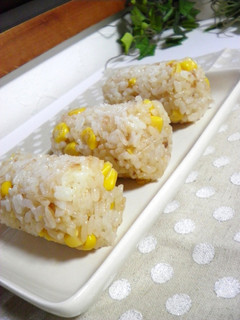 *コーンとおかか醤油のおにぎり*-レシピのメイン写真
