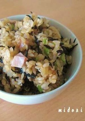 ハムとひじきのシンプル炊き込みご飯-レシピのメイン写真