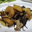 ひじき豚肉じゃが