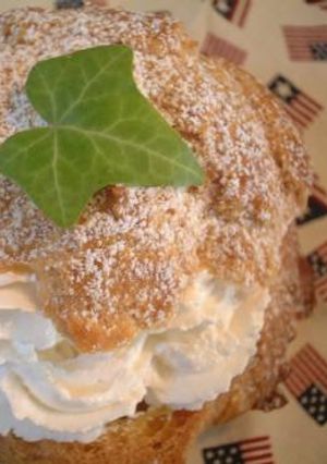 たった4つの材料で！ふわっふわｼｭｰｸﾘｰﾑ-レシピのメイン写真