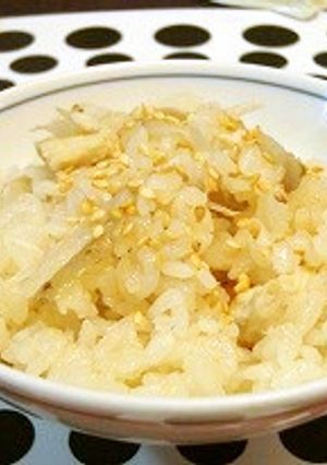 ゴマ風味の炊き込みご飯♪-レシピのメイン写真