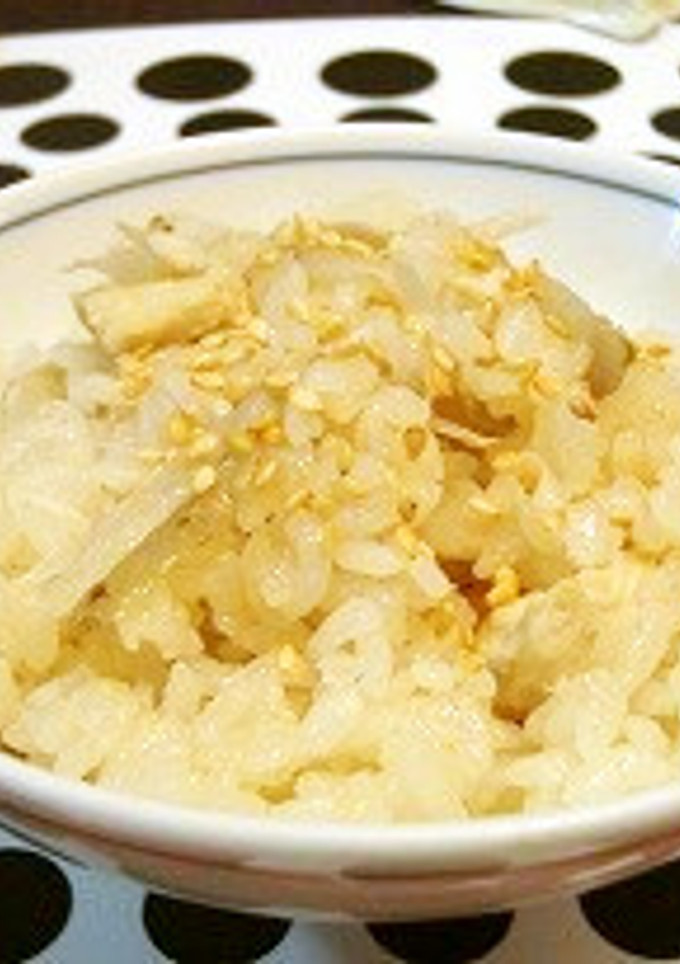 ゴマ風味の炊き込みご飯♪-レシピのメイン写真