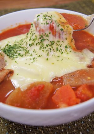 意外に美味しい！トマトチーズもつ煮込み-レシピのメイン写真