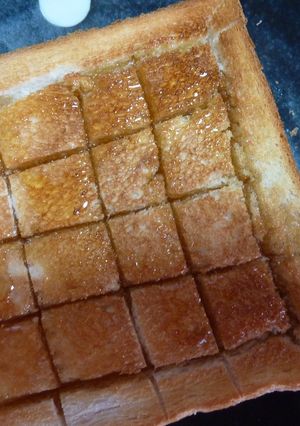 トーストに一工夫 切れ目を入れると・・・-レシピのメイン写真