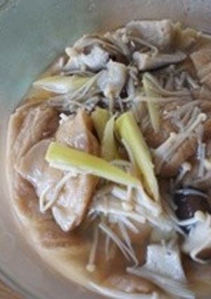 アスパラを彩に。きのこと麩の煮もの-レシピのメイン写真