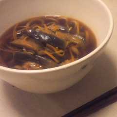 รูปของ 【つけでもかけでも】茄子と豚のうどん