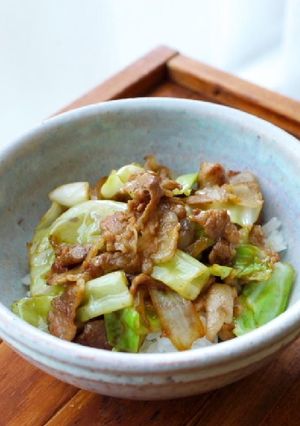 豚とキャベツのバター炒め丼-レシピのメイン写真