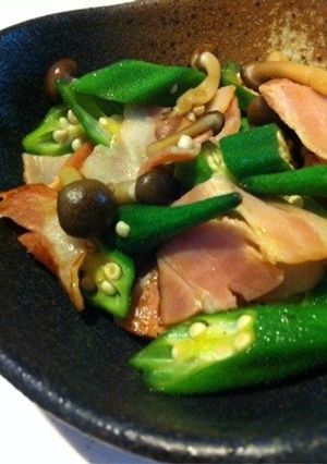 オクラ、しめじ、ベーコンの炒め物-レシピのメイン写真