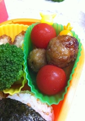 お弁当に♪つくね＋トマトのかわいいお団子-レシピのメイン写真