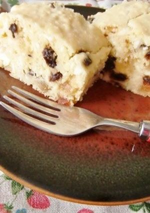 チーズとドライフルーツ入りの簡単ケーキ-レシピのメイン写真