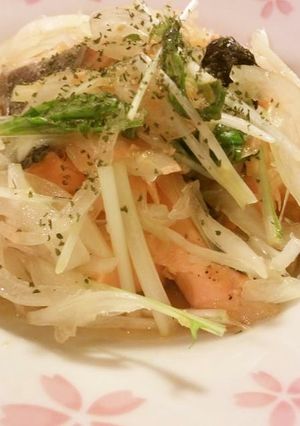 鮭とスライスオニオン☆白ワイン蒸し-レシピのメイン写真