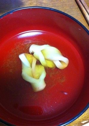 さっぱりおつゆにかまぼこをいれて-レシピのメイン写真