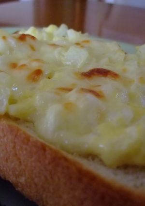 朝食や昼食にいかが？マヨたまトースト-レシピのメイン写真