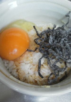 簡単！さっぱり生姜と塩昆布の卵かけご飯-レシピのメイン写真