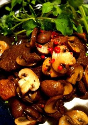 牛もも肉の赤ワインソース仕立て-レシピのメイン写真