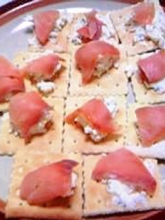 ヨーグルトでチーズ♪サーモン-レシピのメイン写真