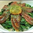 まぐろ漬け丼モロヘイヤとともに