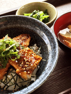 簡単!イワシの蒲焼丼♪サンマやアジでも♡-レシピのメイン写真