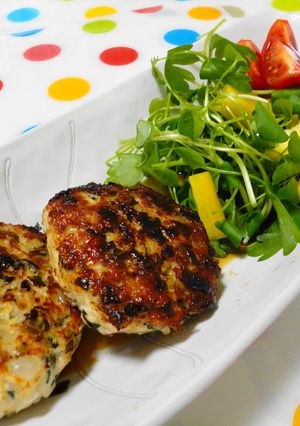 鶏ﾑﾈ挽肉の和風ﾊﾝﾊﾞｰｸﾞ-レシピのメイン写真